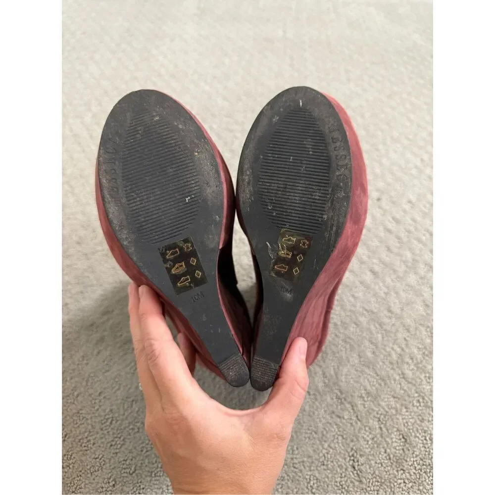 Messeca New York Wedge Bootie Red Black Elastic Ankle Size 10